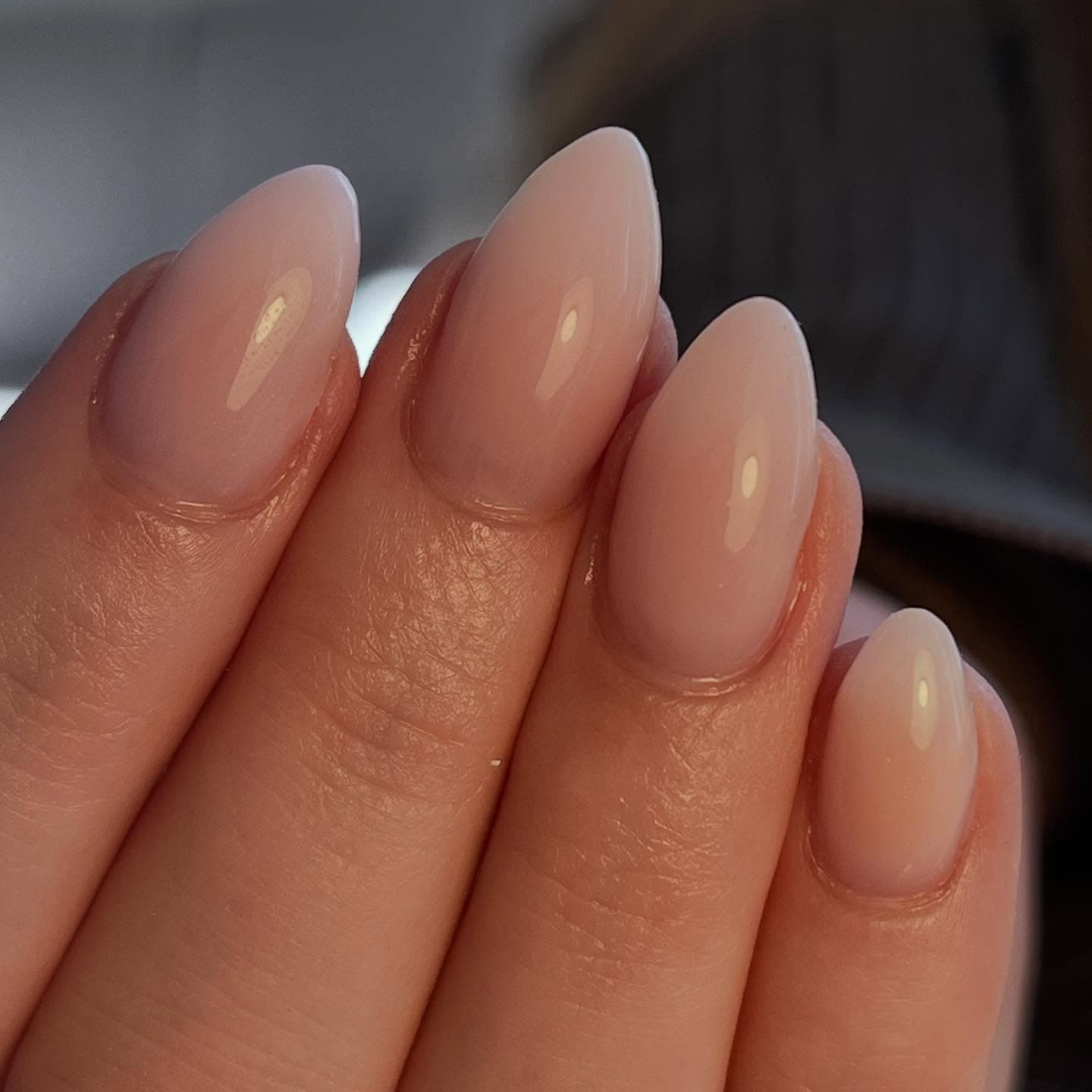 Nude glazed negle